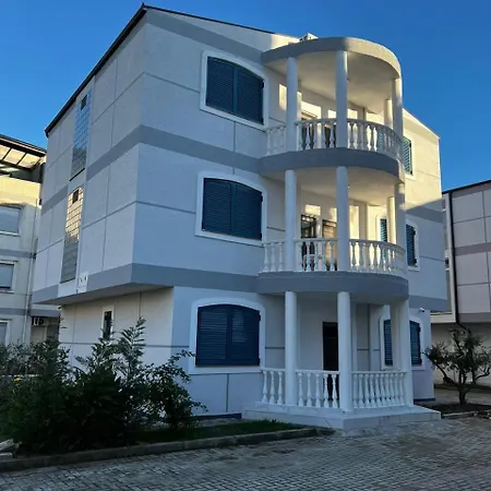 Amelia Apartment